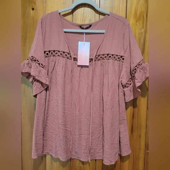 Bloomchic Women's Top with Lace Detail - Picture 1 of 10